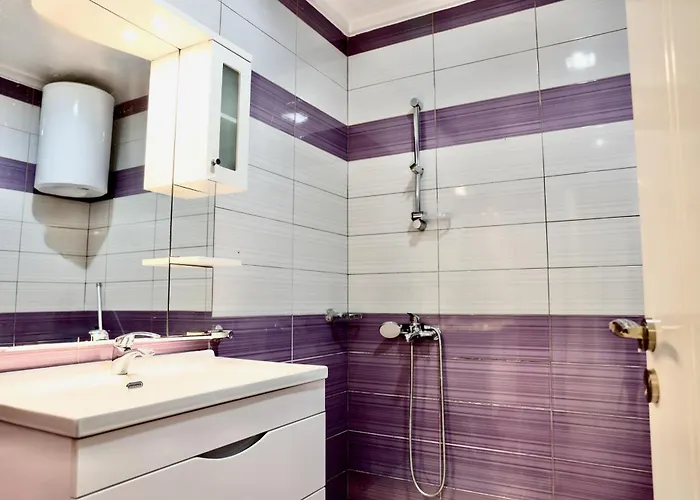 Casa Miel En El Botanico * Тирана