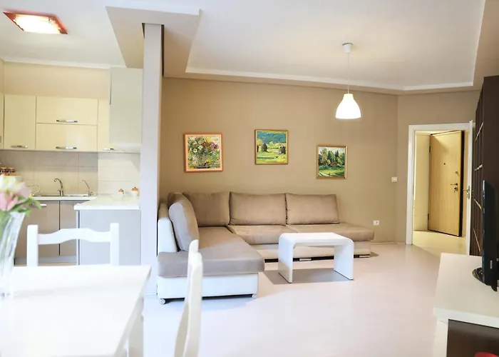 Casa Miel En El Botanico Апартаменты Тирана