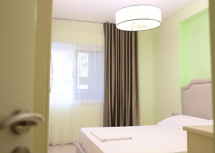 Casa Miel En El Botanico * Тирана