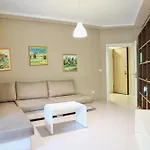 Casa Miel En El Botanico Tirana