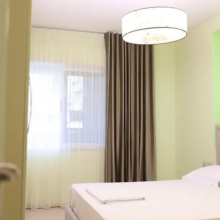 Casa Miel En El Botanico * Тирана