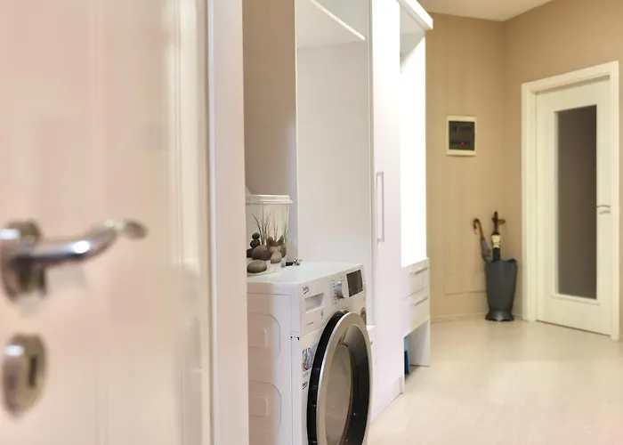 Casa Miel En El Botanico Tirana